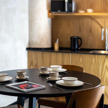Brown Brut Seafront Hotel, A Member Of Brown Hotels Tel Aviv Bagian luar foto