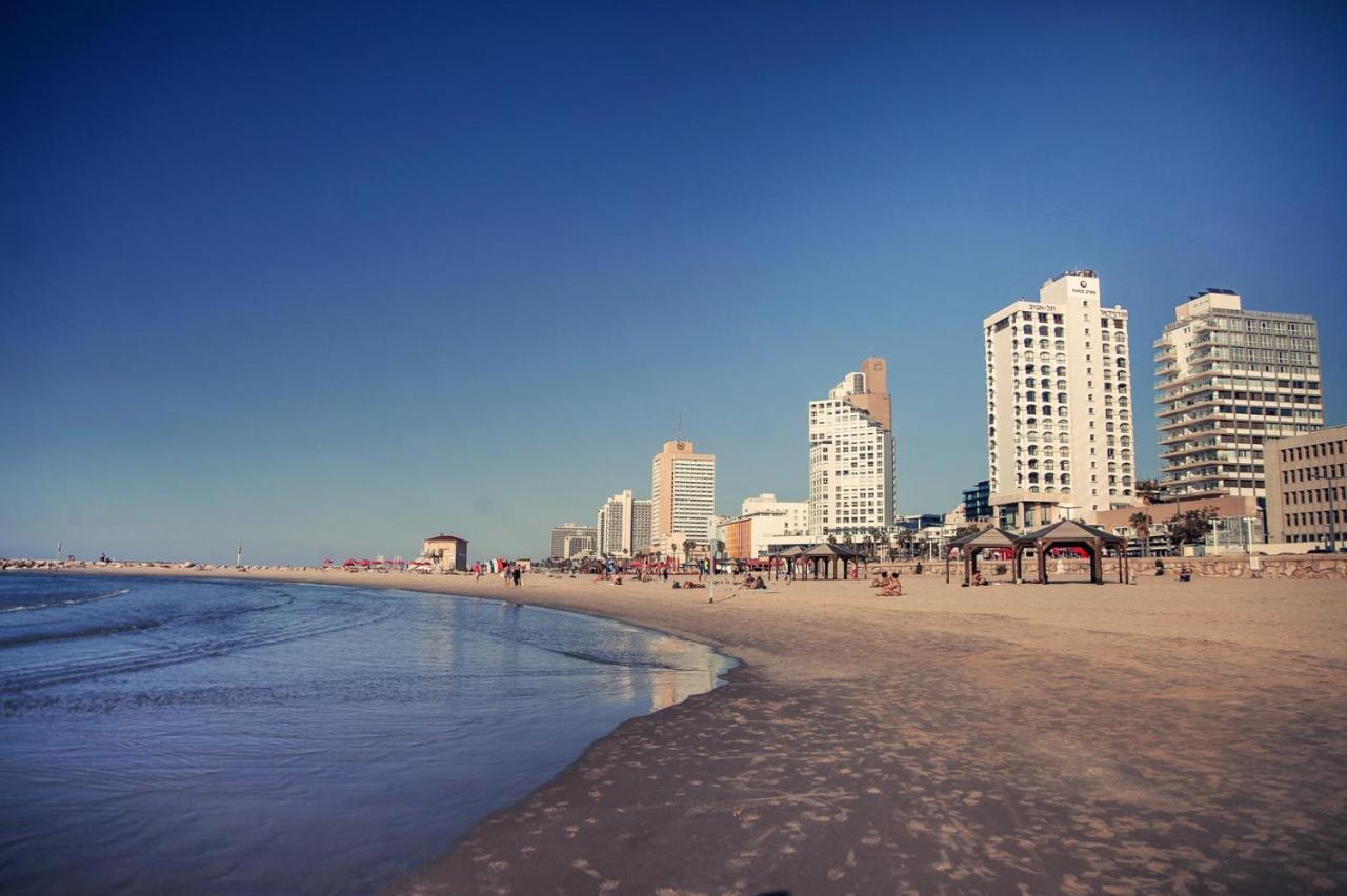 Brown Brut Seafront Hotel, A Member Of Brown Hotels Tel Aviv Bagian luar foto
