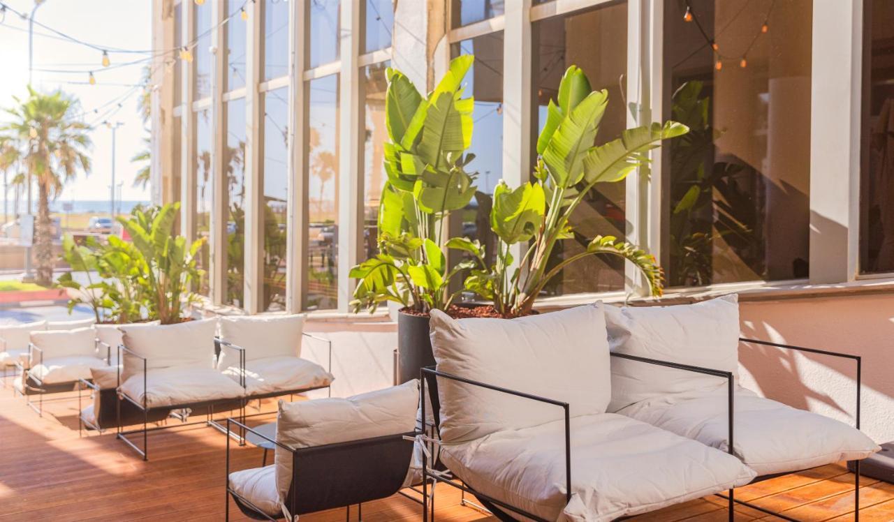 Brown Brut Seafront Hotel, A Member Of Brown Hotels Tel Aviv Bagian luar foto
