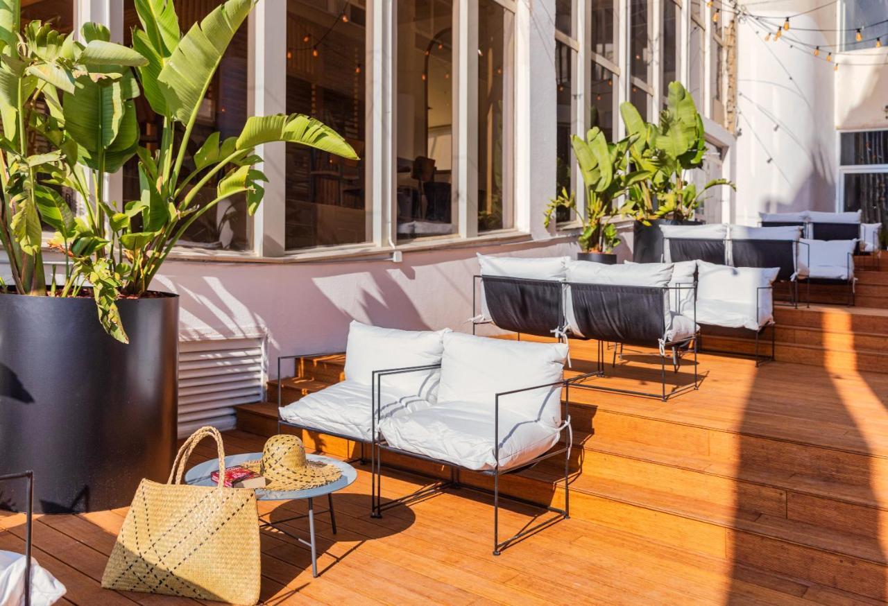 Brown Brut Seafront Hotel, A Member Of Brown Hotels Tel Aviv Bagian luar foto