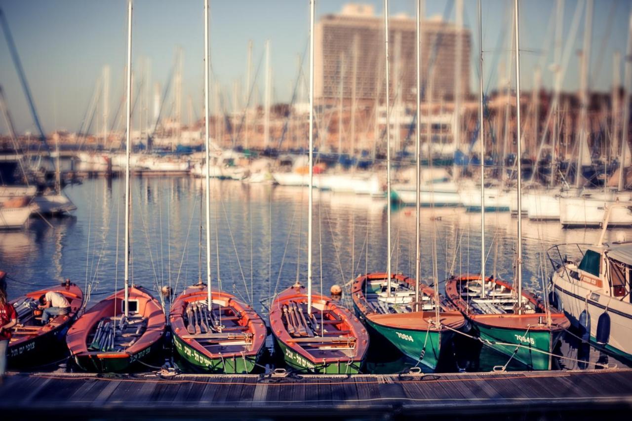 Brown Brut Seafront Hotel, A Member Of Brown Hotels Tel Aviv Bagian luar foto