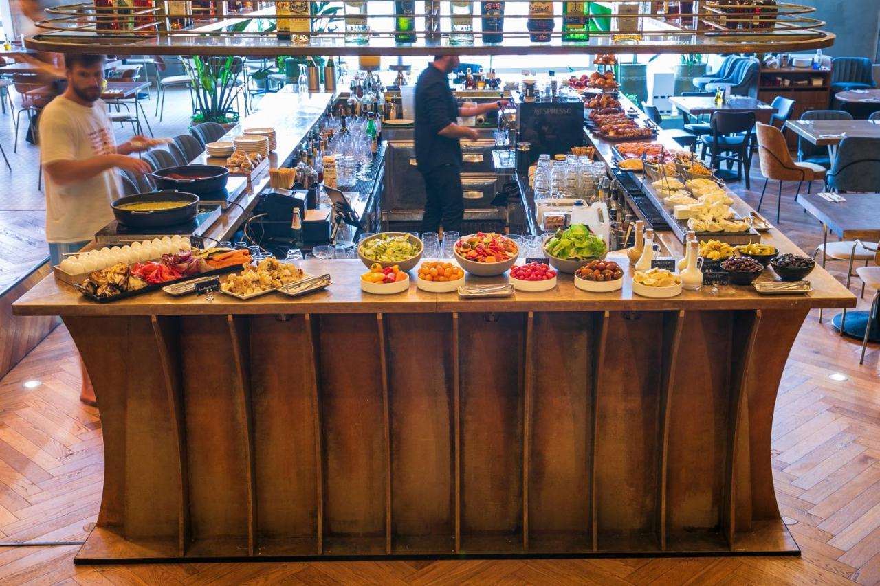 Brown Brut Seafront Hotel, A Member Of Brown Hotels Tel Aviv Bagian luar foto