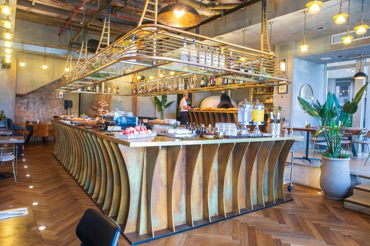 Brown Brut Seafront Hotel, A Member Of Brown Hotels Tel Aviv Bagian luar foto