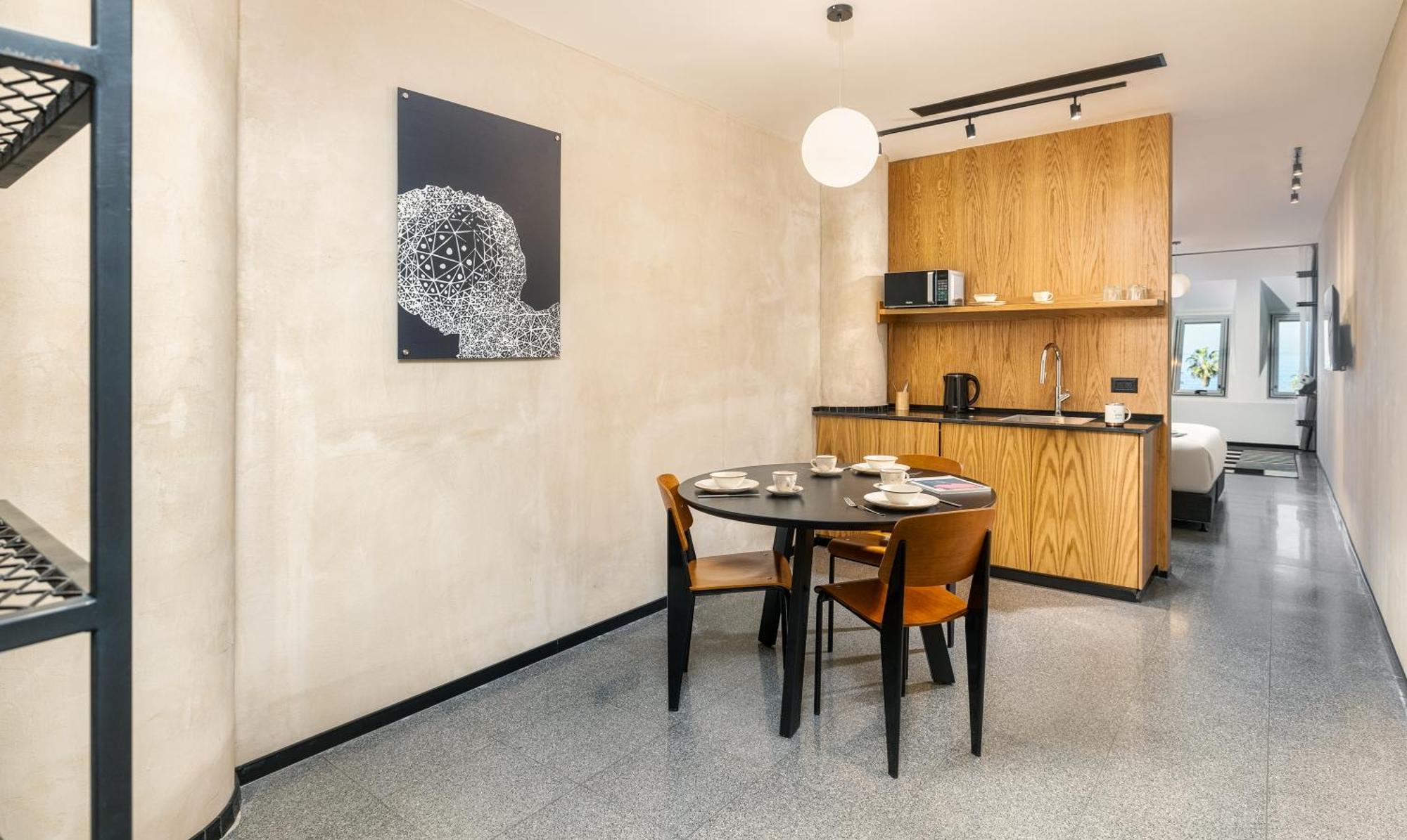 Brown Brut Seafront Hotel, A Member Of Brown Hotels Tel Aviv Bagian luar foto