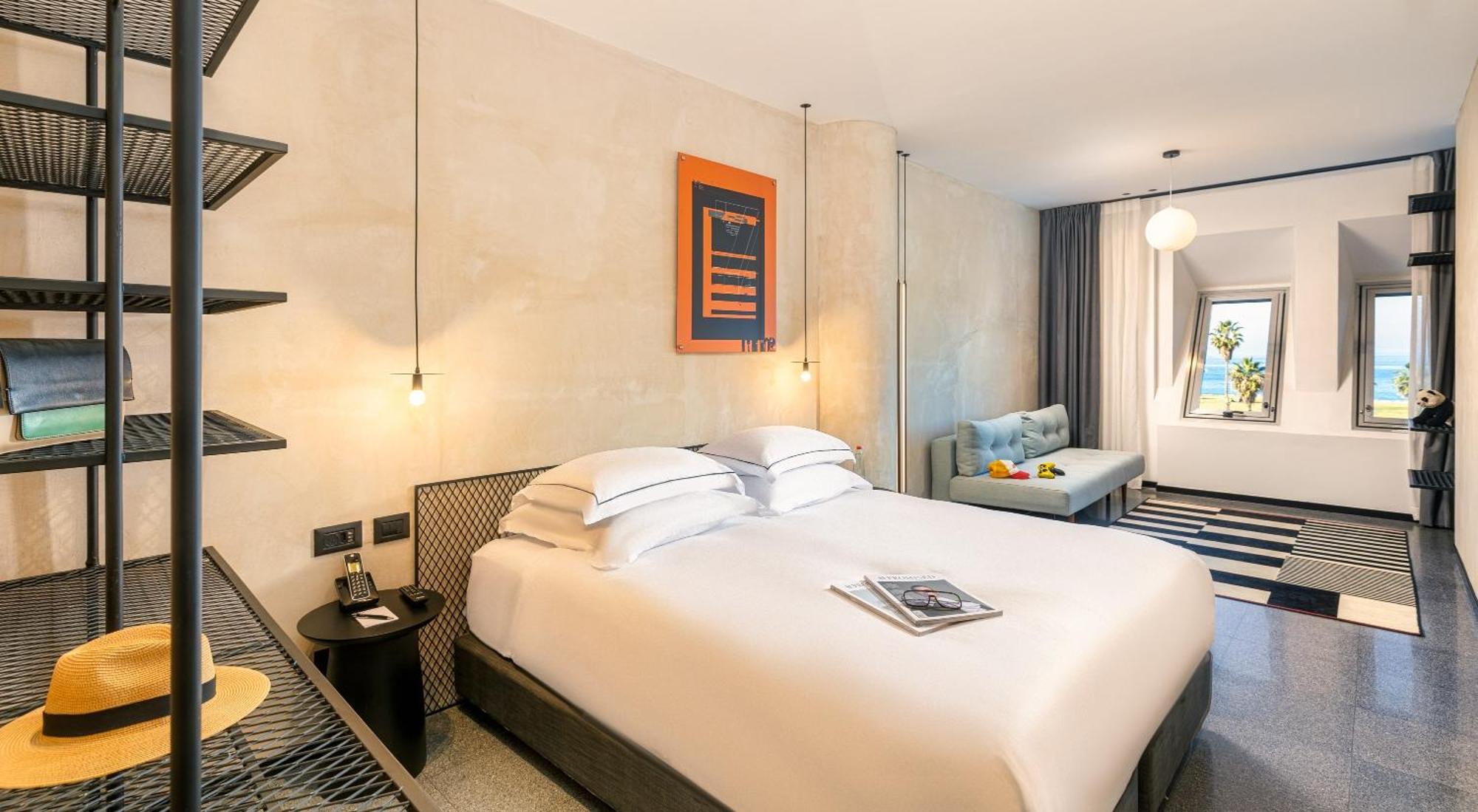 Brown Brut Seafront Hotel, A Member Of Brown Hotels Tel Aviv Bagian luar foto
